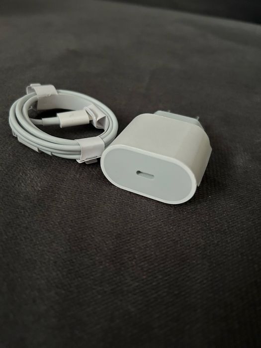 Nowa ładowarka do iPhone 20W – nieużywana – 30zł