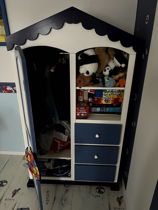 Дитяча кімната з натурального дерева