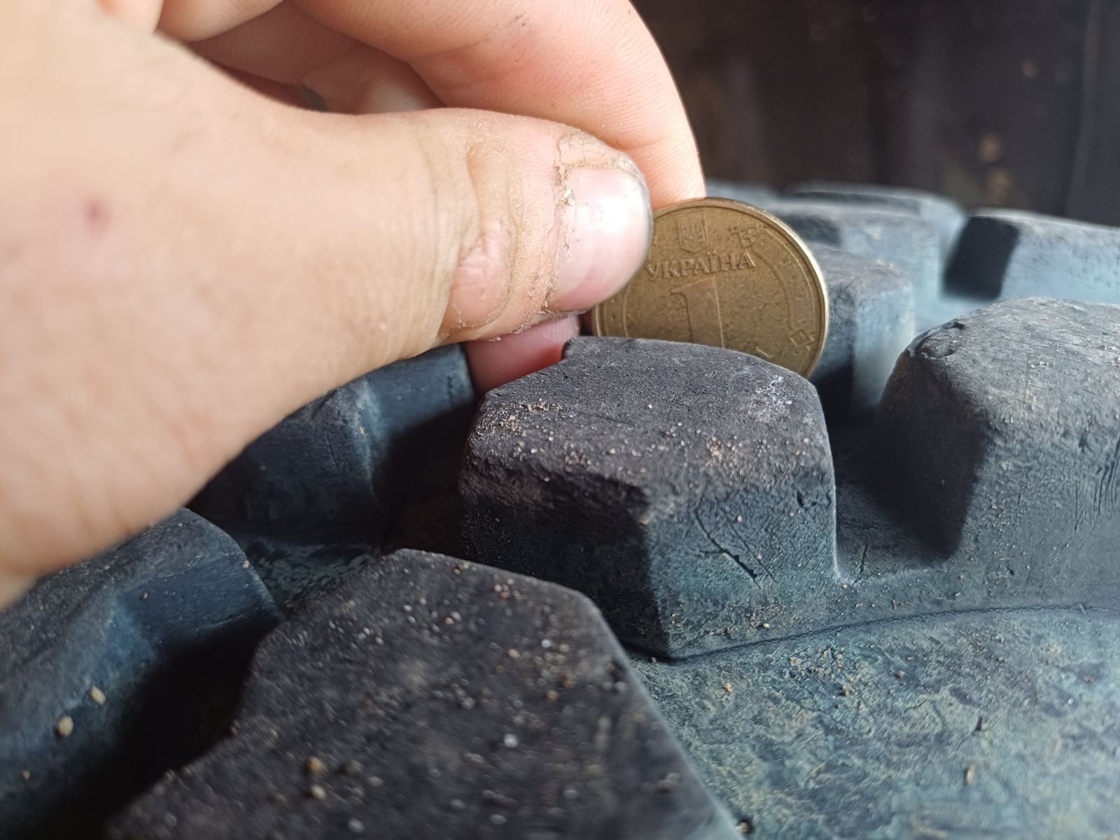 Продам болотні шини