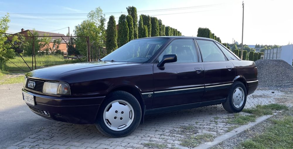 Продам Audi 80 1.8 1991р. На газу.