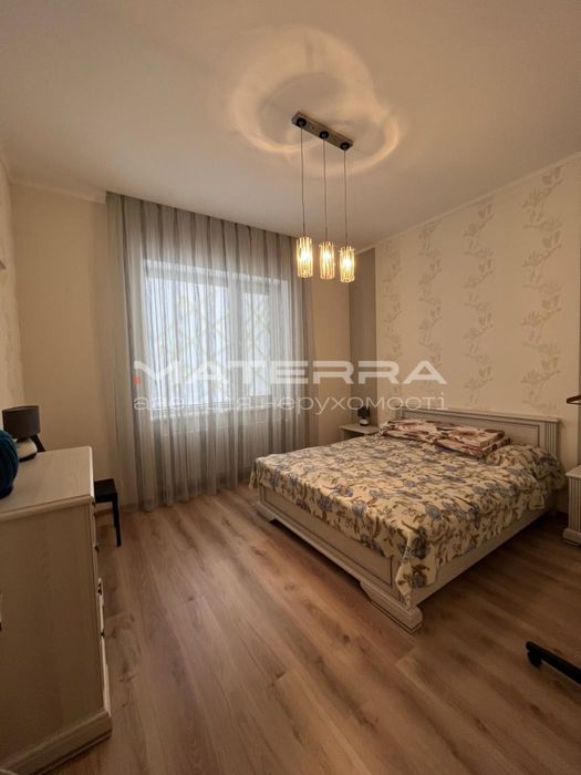 Продаж сучасного будинку в Забірʼє 1 лінія від лісу