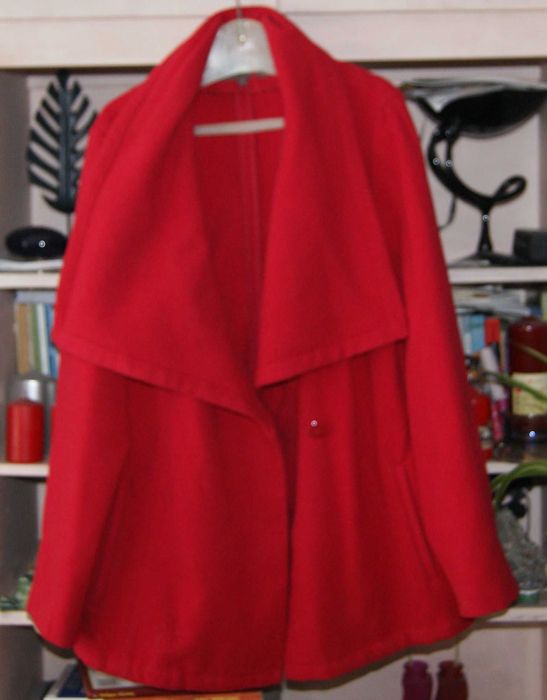 Narzutka damska czerwona