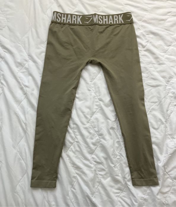 Gymshark, sportowe, stylowe legginsy 3/4 w kolorze khaki, rozmiar S