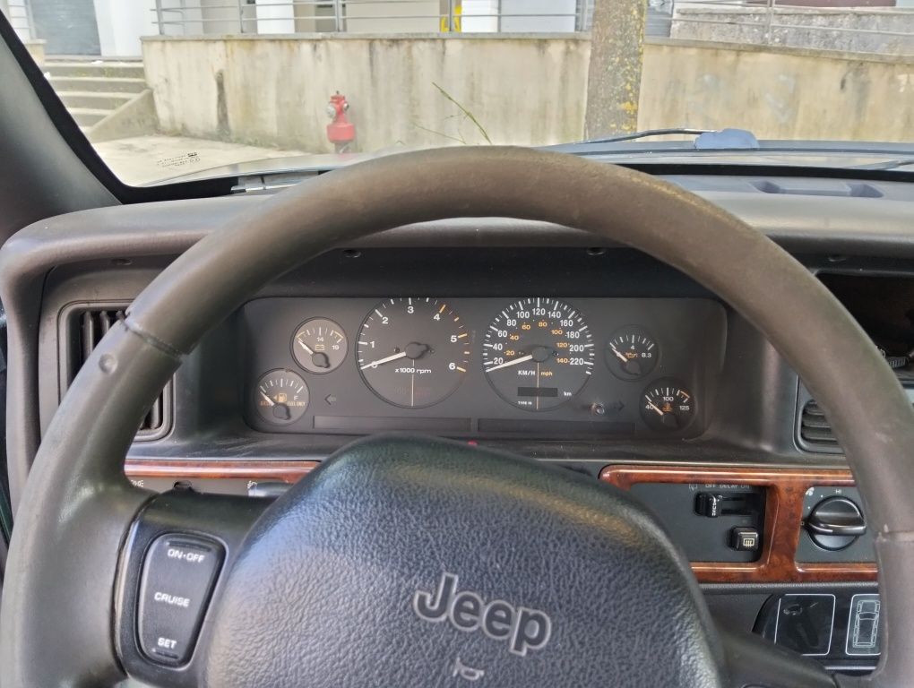 Vendo jeep grande cherokes  2500