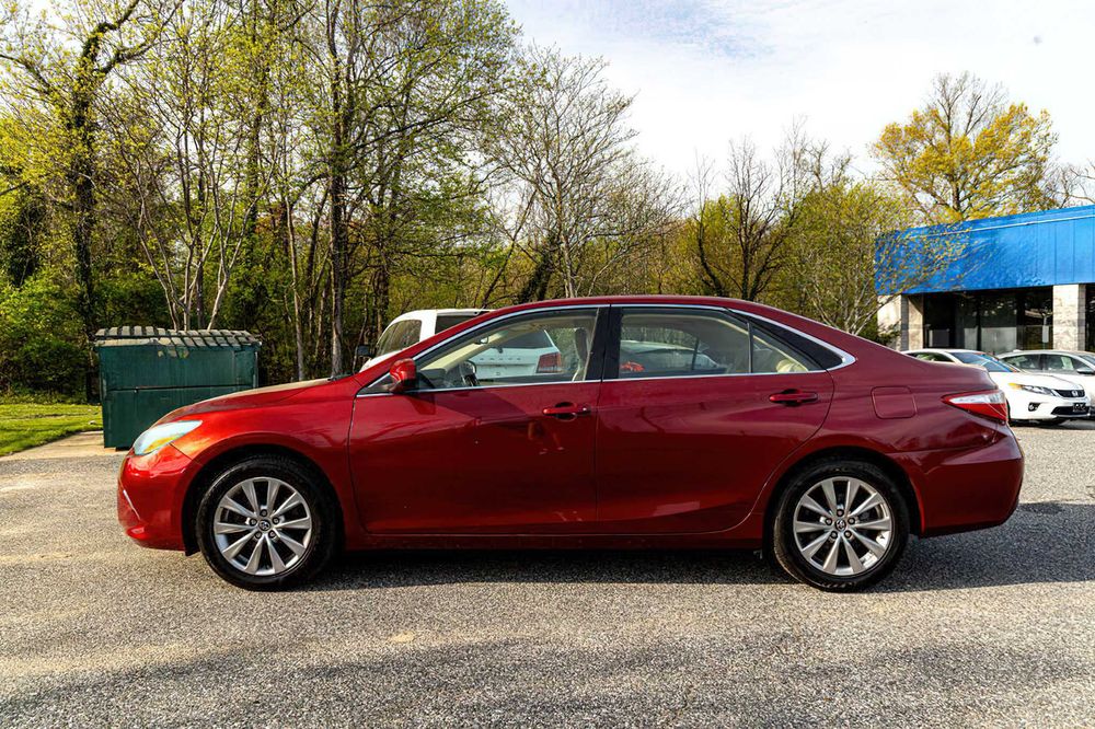 Toyota Camry      2016