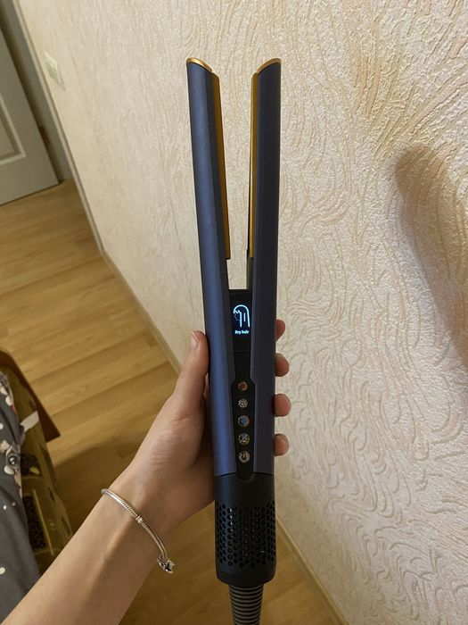 Фен-випрямляч для волосся