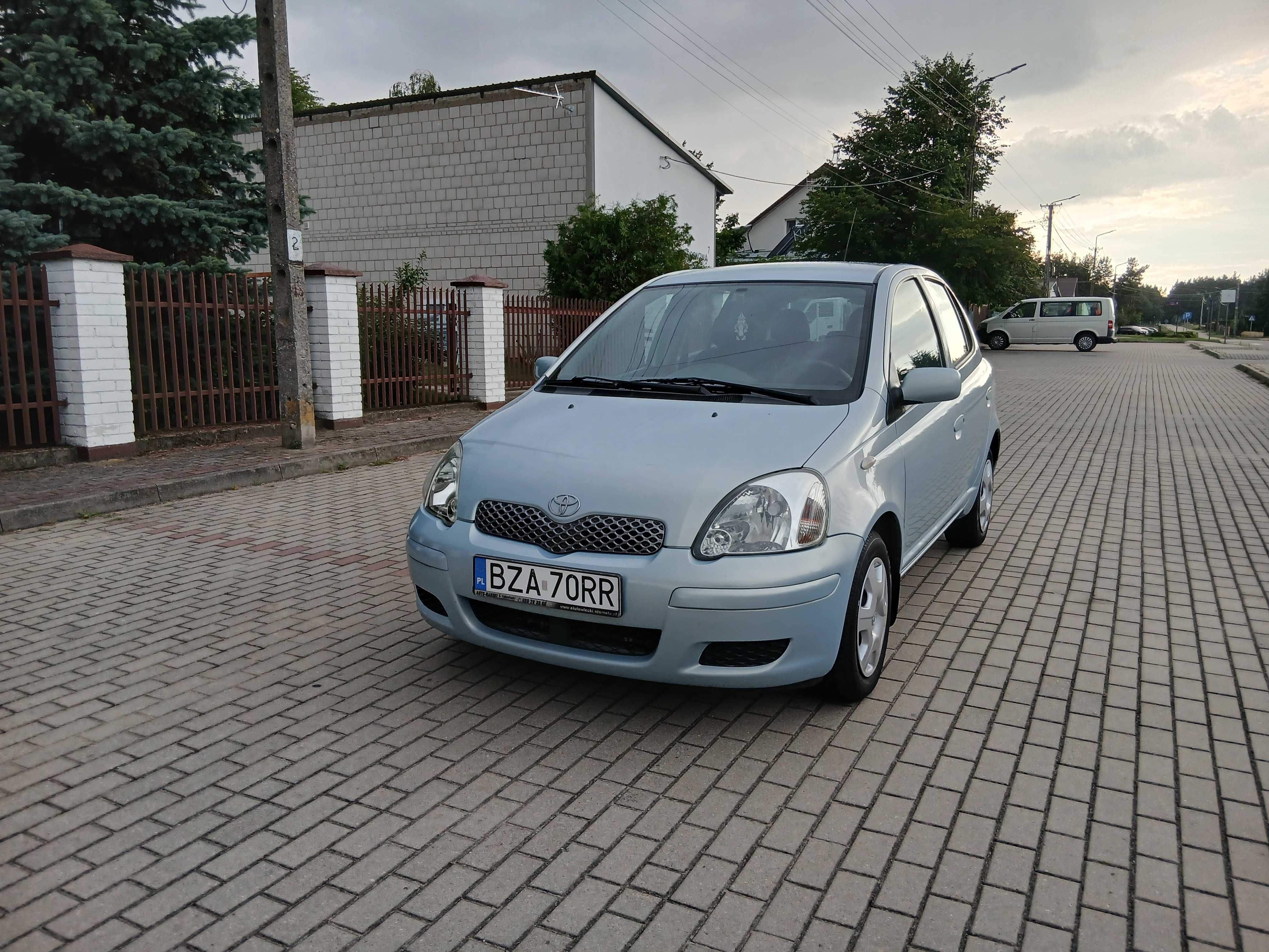 TOYOTA YARIS 1.0B klimatyzacja 5 drzwi VVT-i .