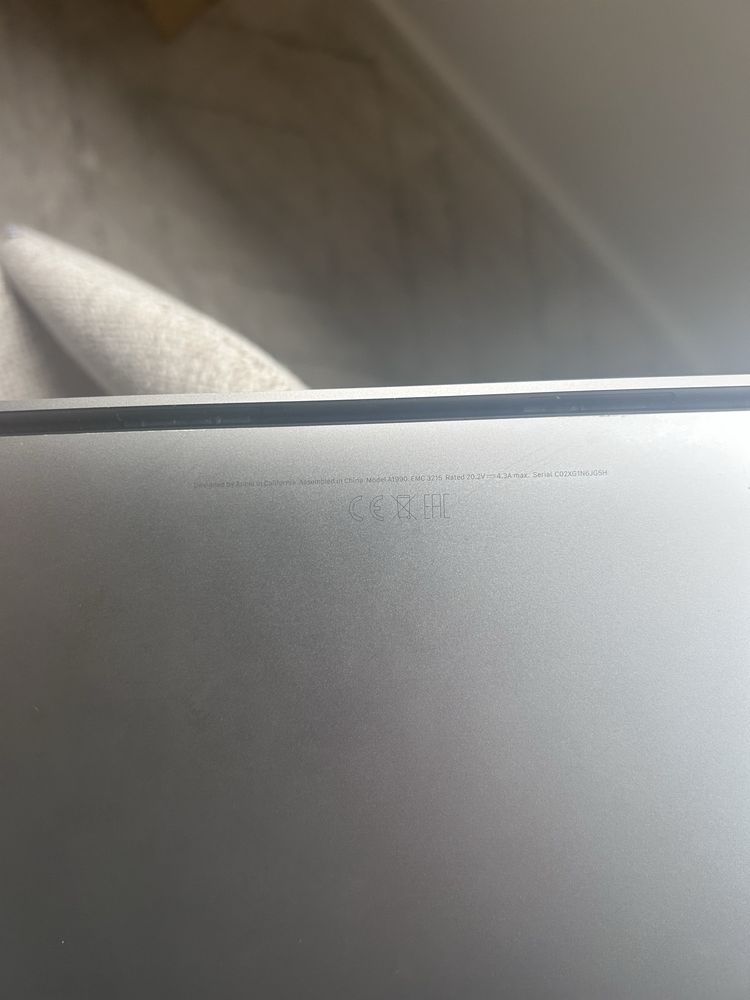 MacBook Pro 15.4” - Para Peças