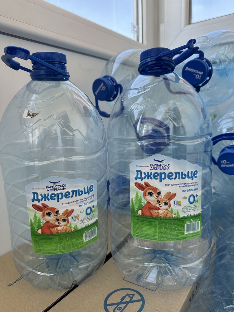 Продаю пластикові пляшки 6л