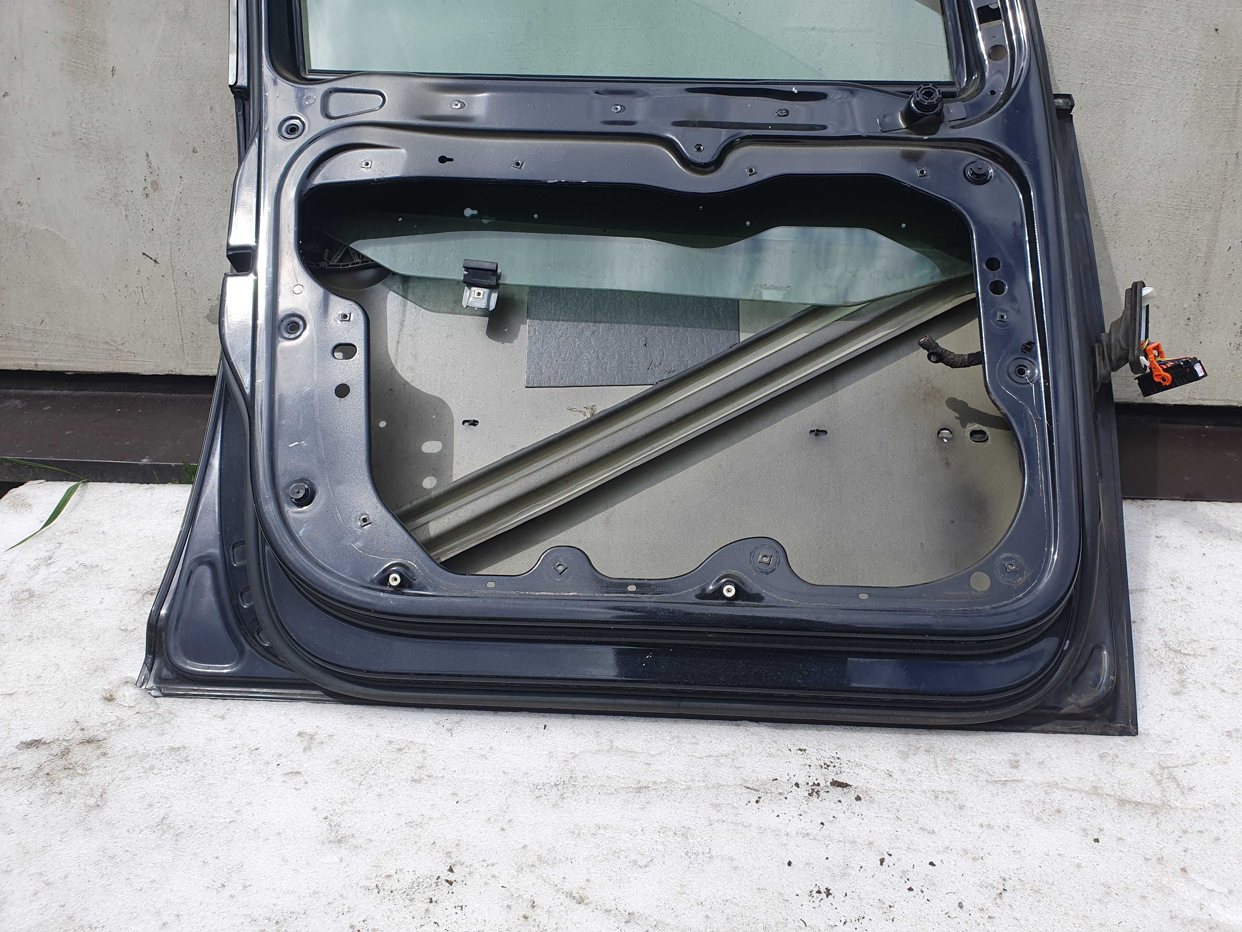 Drzwi lewe przód Vw Touran 04 rok lakier LC9Z bez rdzy b.ładne