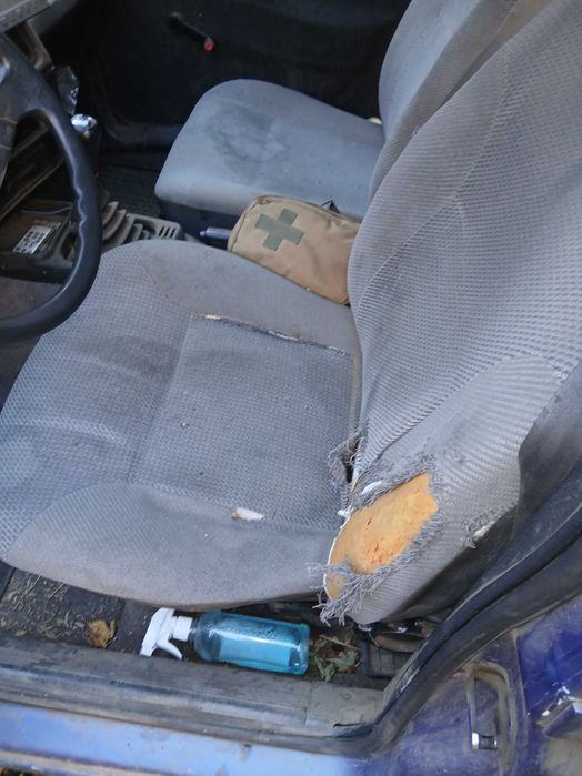 Продам форд на ходу є моменти по кузову ціна 300