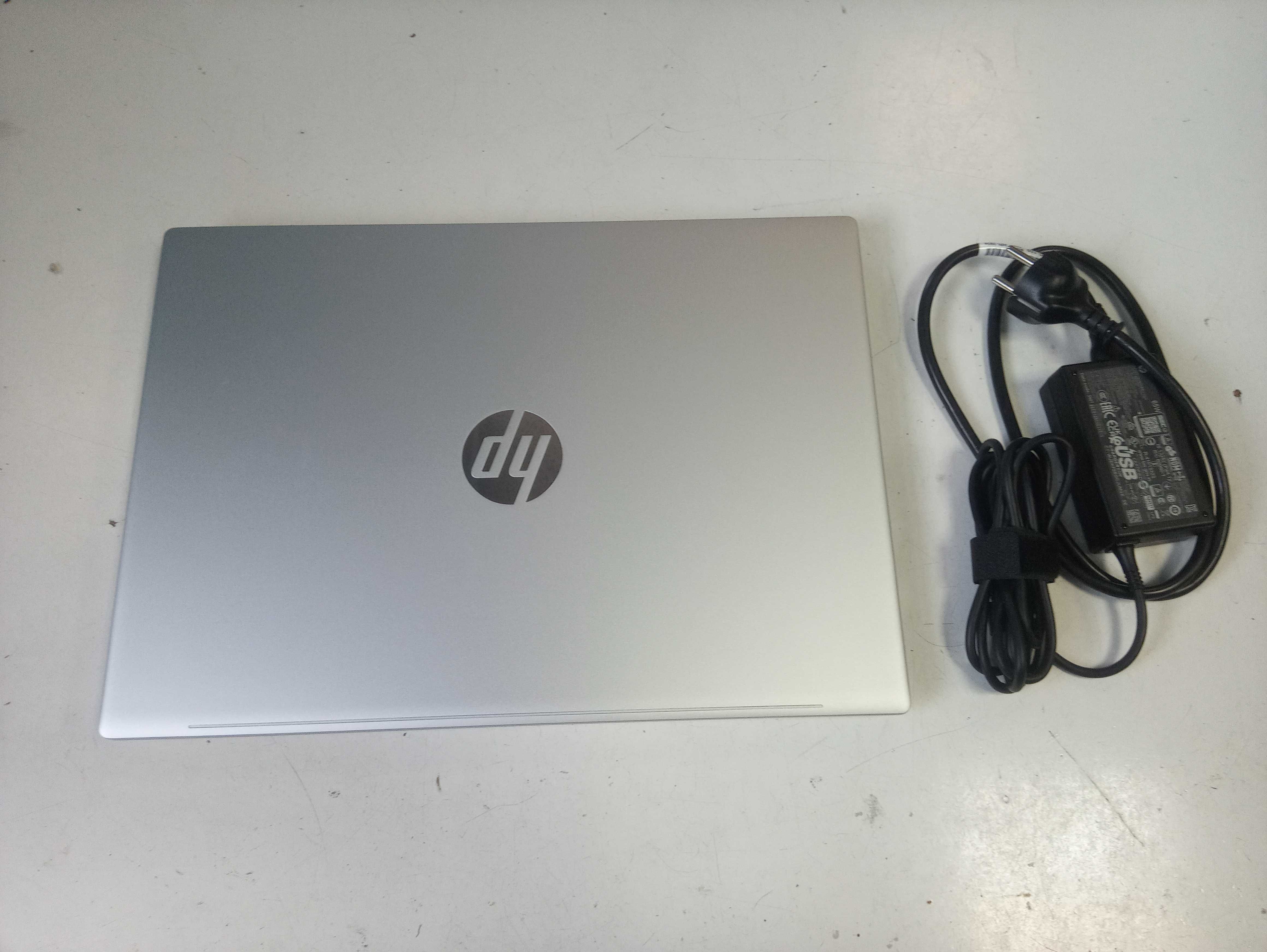 laptop HP Pavilion 16 Ryzen 7 8840U, Radeon 780M, 16GB DDR5, SSD 512GB