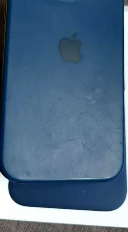 Granatowe silikonowe etui iPhone 13 Pro Silicone Case MagSafe