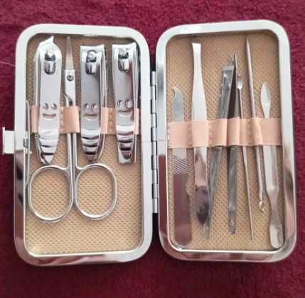 Przybornik do manicure i pedicure 11 elementów