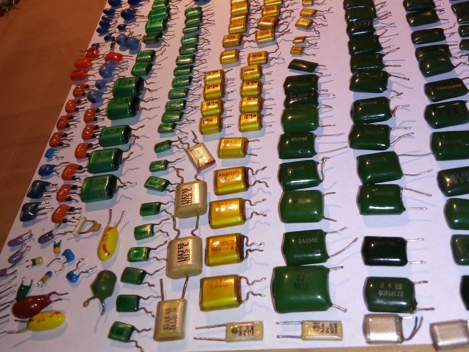 Kondensator, tranzystor