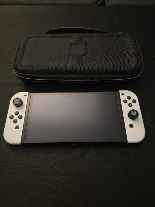 Nintendo Switch OLED com acessórios