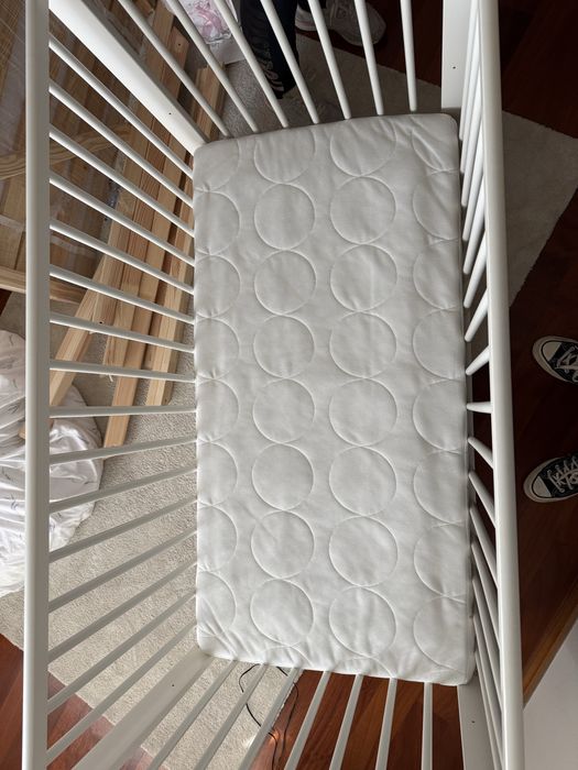 Berço, branco + Colchao de molas ensacadas - 60x120 cm