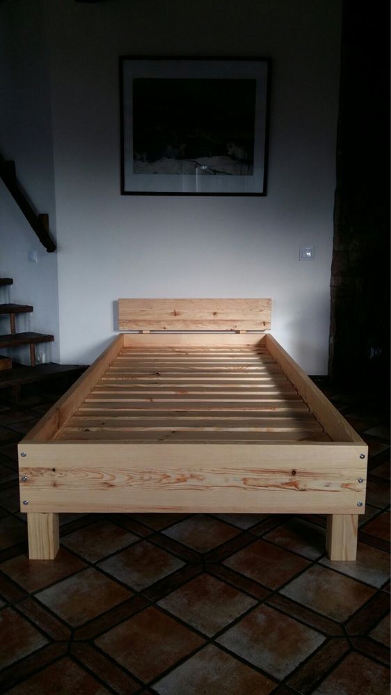Ліжко дерев’яне ( сосна)/кровать