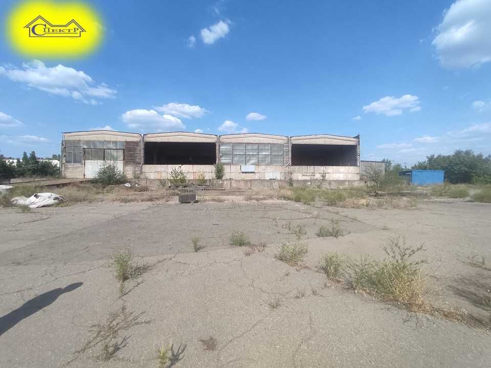 склад,цех,база 2632кв.м.Н- 7,2  1,32га 300квт  ділянка огорожена .