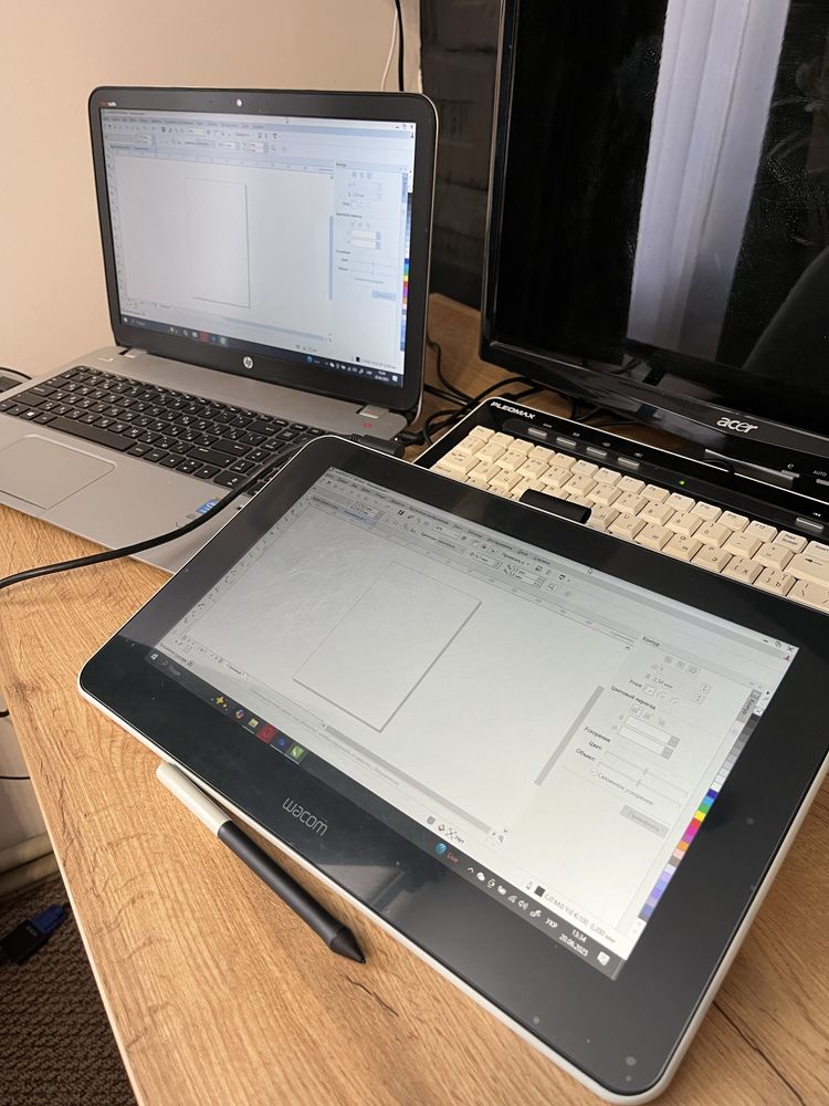 Графічний планшет Wacom One 13