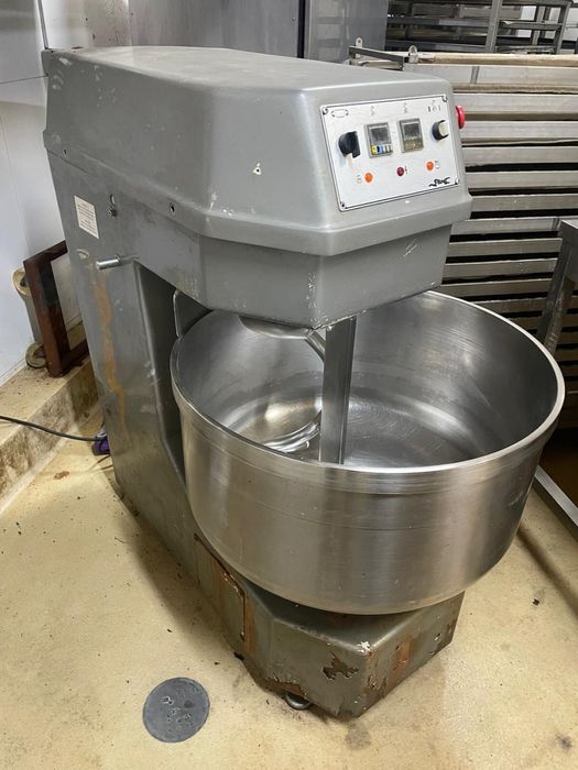 Maquinas de padaria / pastelaria para venda…