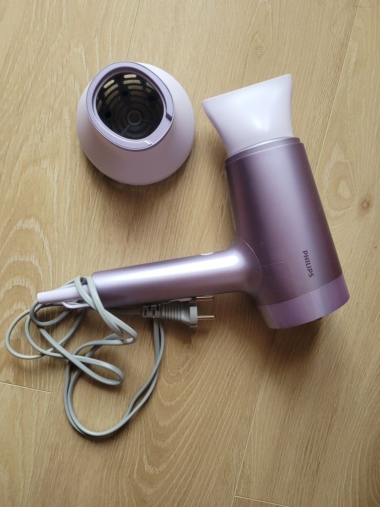Suszarka do włosów Philips 7000