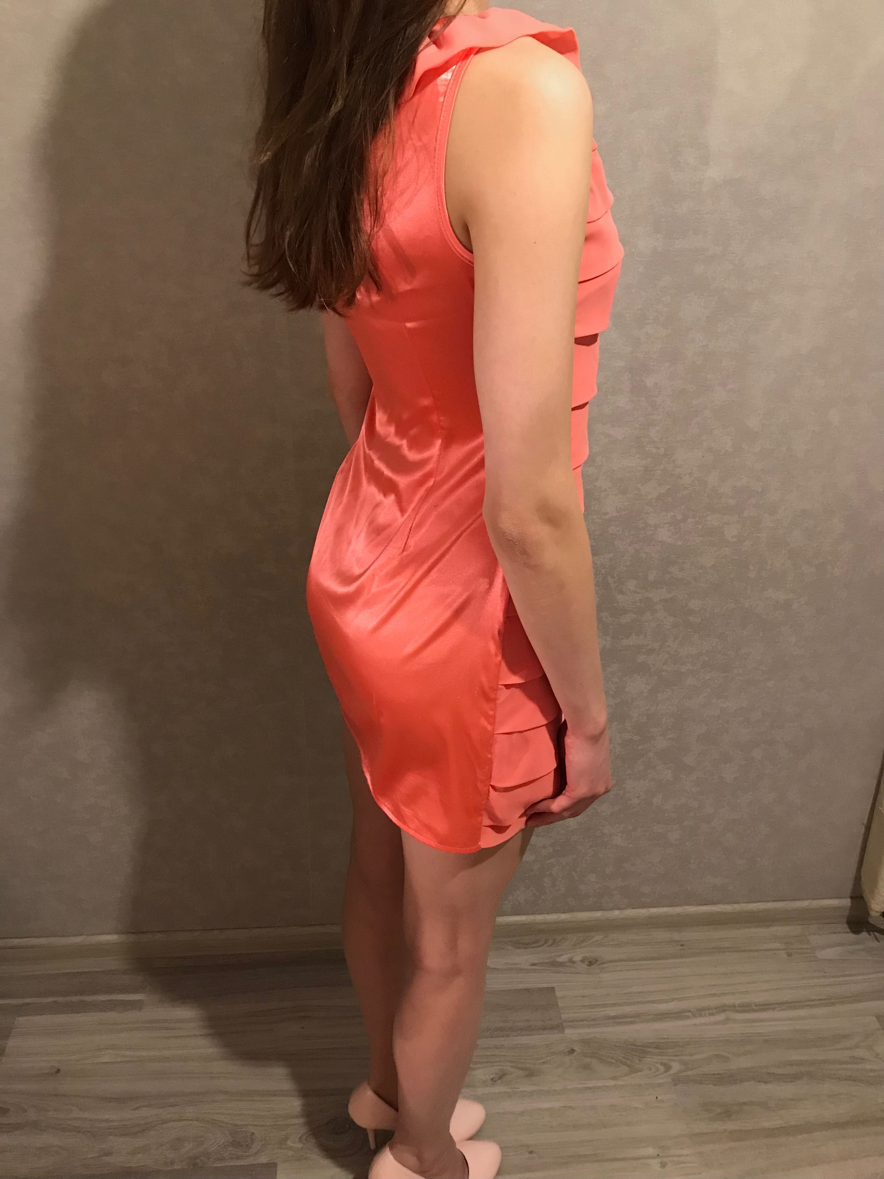Сукня персикового кольору, розмір М