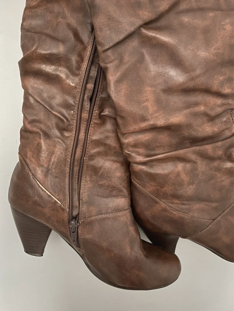 Kozaki wysokie brązowe Primark