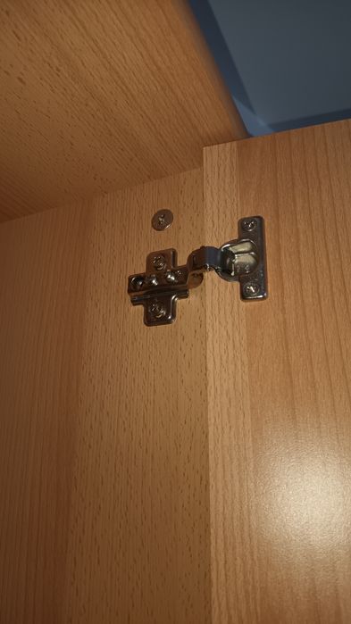 Szafa Wolnostojąca z 4 drzwiami i 1 półka bez zabudowy