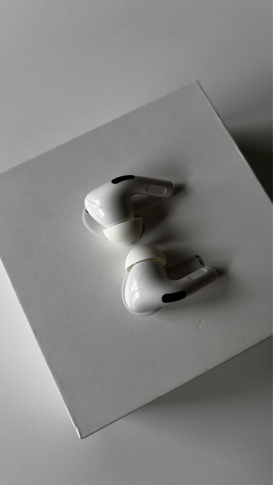 Słuchawki bezprzewodowe Apple Airpods Pro 1 gen A2083 A2084 A2190
