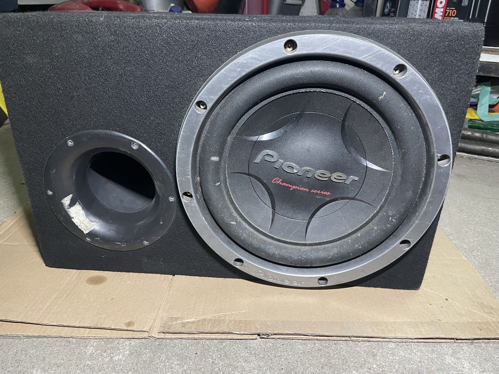 Vendo subwoofer com caixa 1400w pico