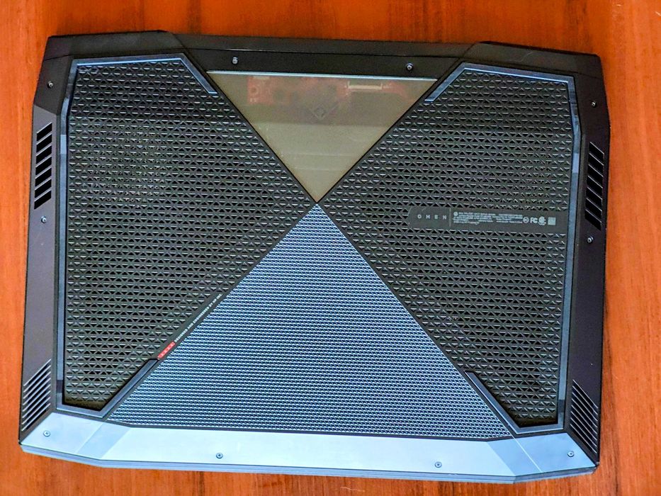 Ігровий Ноутбук HP OMEN X17"/i7-7700HQ/16Gb ОЗУ/GTX1070 8GB/2TB SSD M2