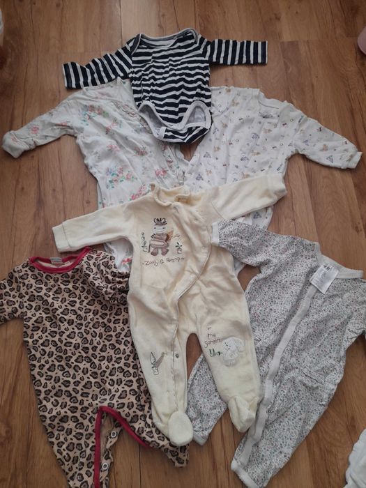 Paka ubranek dla noworodka zestaw wyprawka 32 szt body pajace spiochy