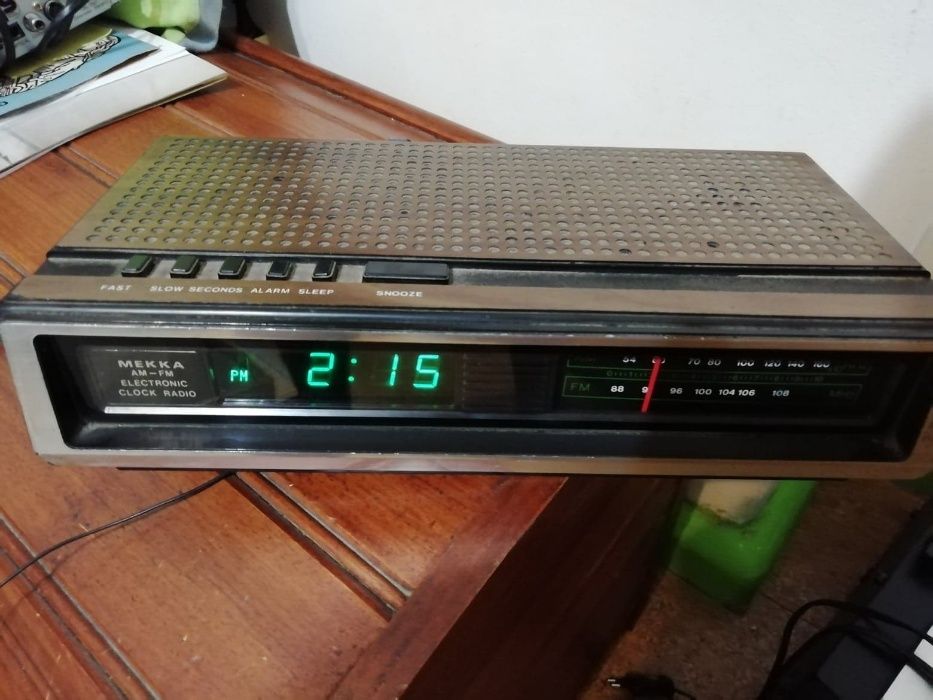 Mekka Electronic Clock Radio FS-3112