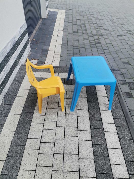 Stoliczek i krzesełko dla dzieci
