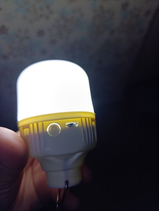 Led лампа акумуляторна