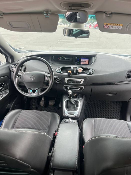 Продам Renault Scenic 2016р