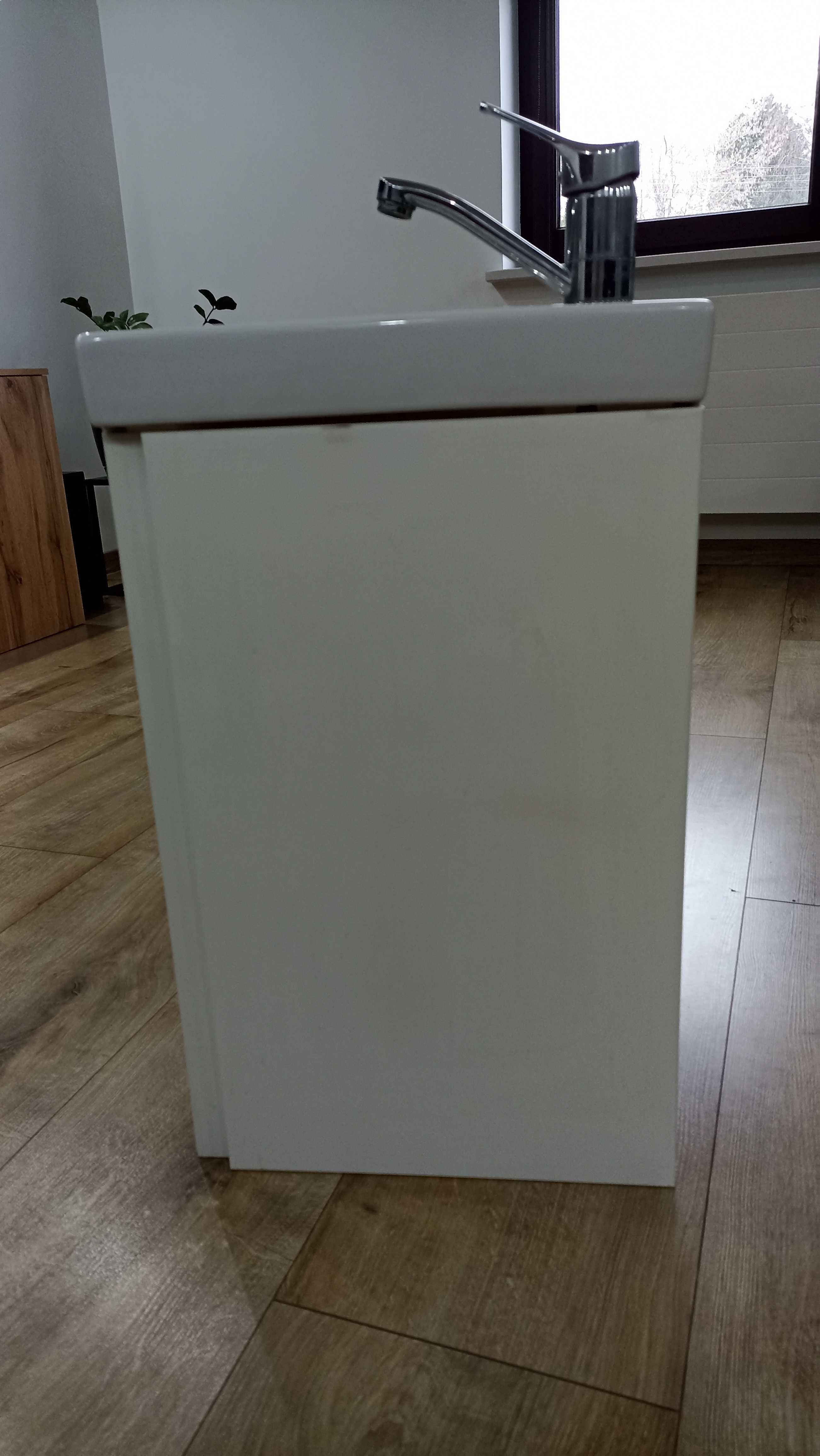 Mała Szafka z umywalką 40x65x21,5