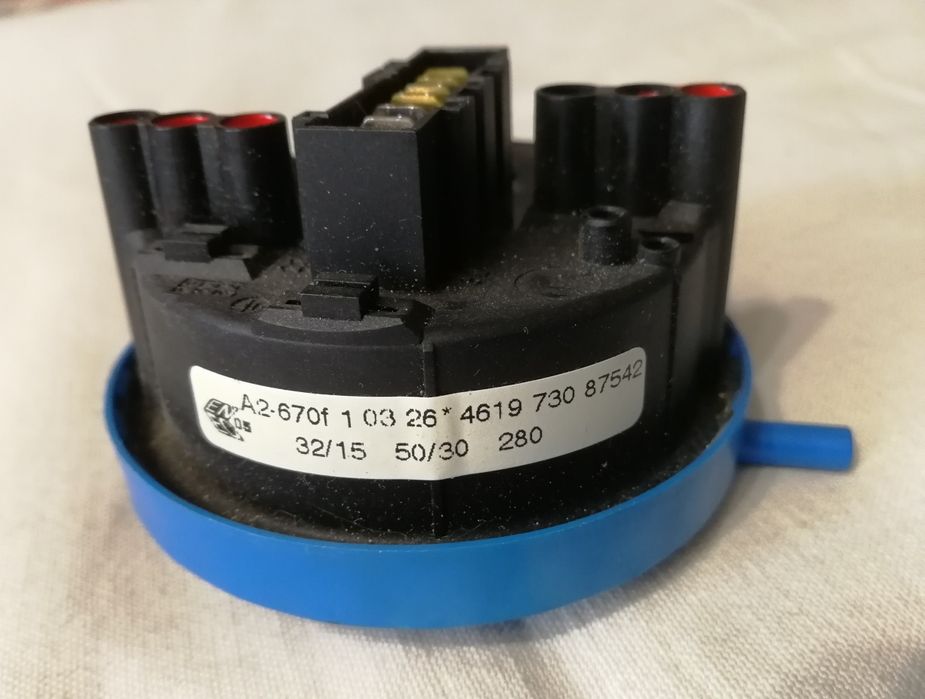 Датчик уровня/прессостат и другое на стиральную машину Whirlpool.