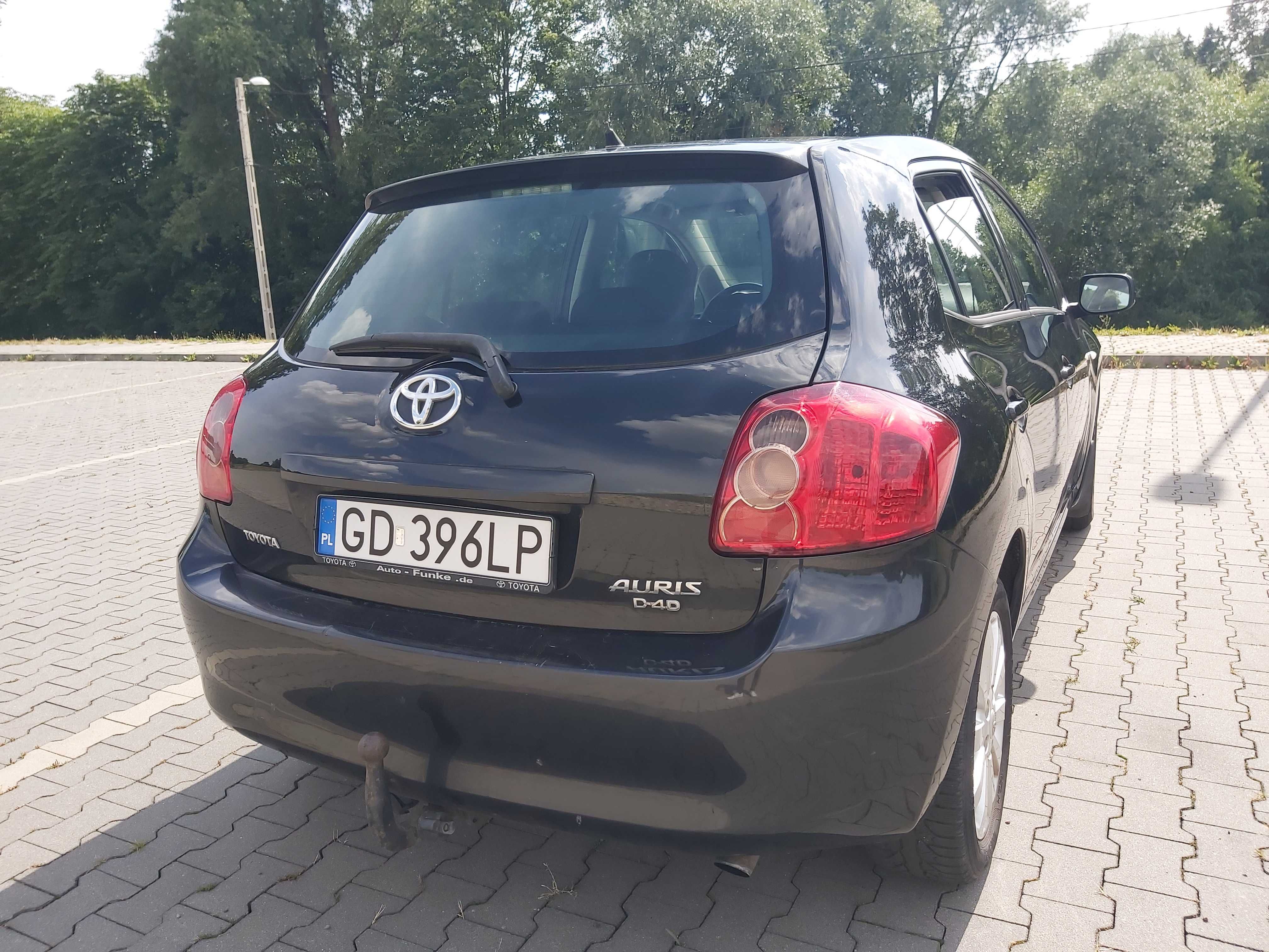 Sprzedaż samochodu Toyota Auris 2007 2 litry