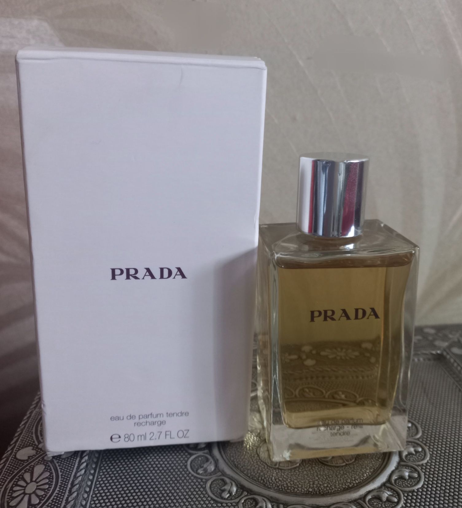 Samsara Guerlain, Prada