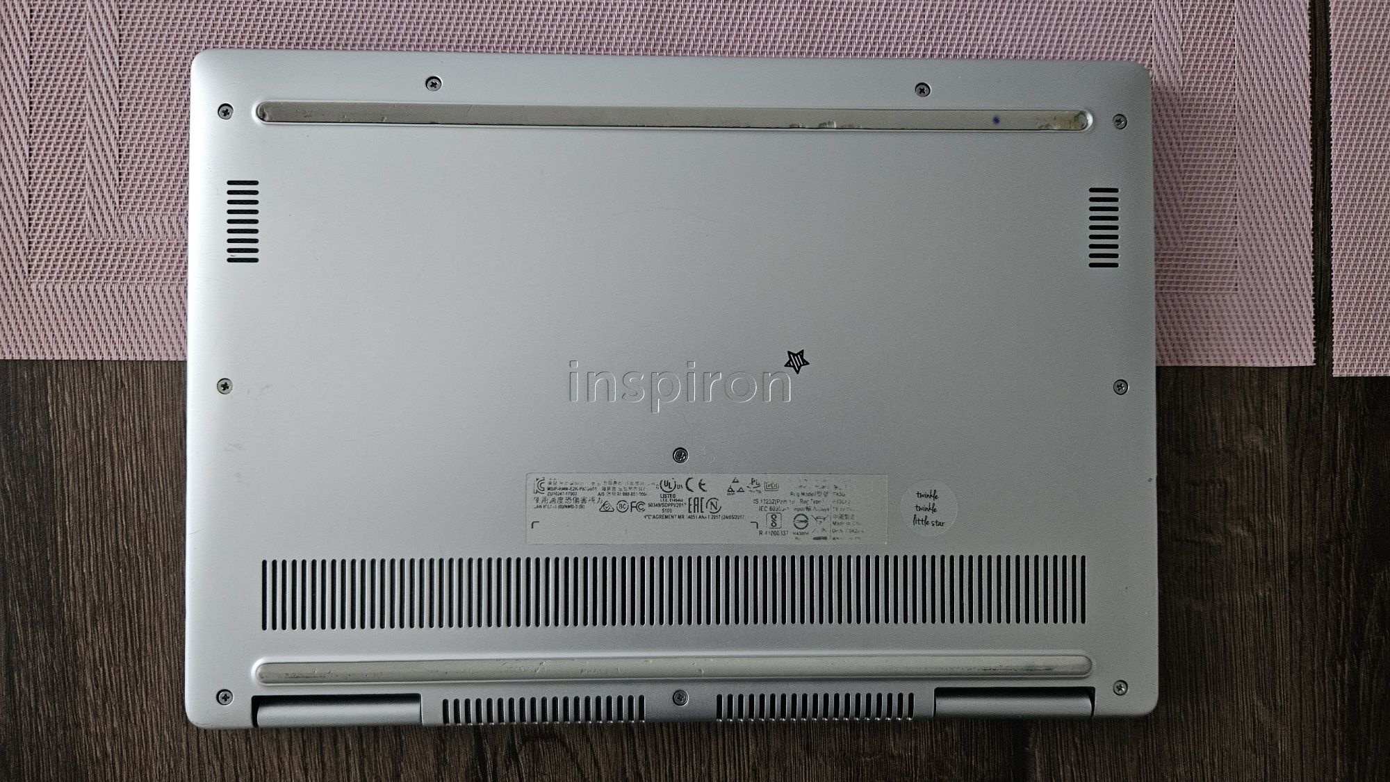 Laptop Dell Inspiron 7370 i7-8550u 8/256gb sprawna bateria + zasilacz