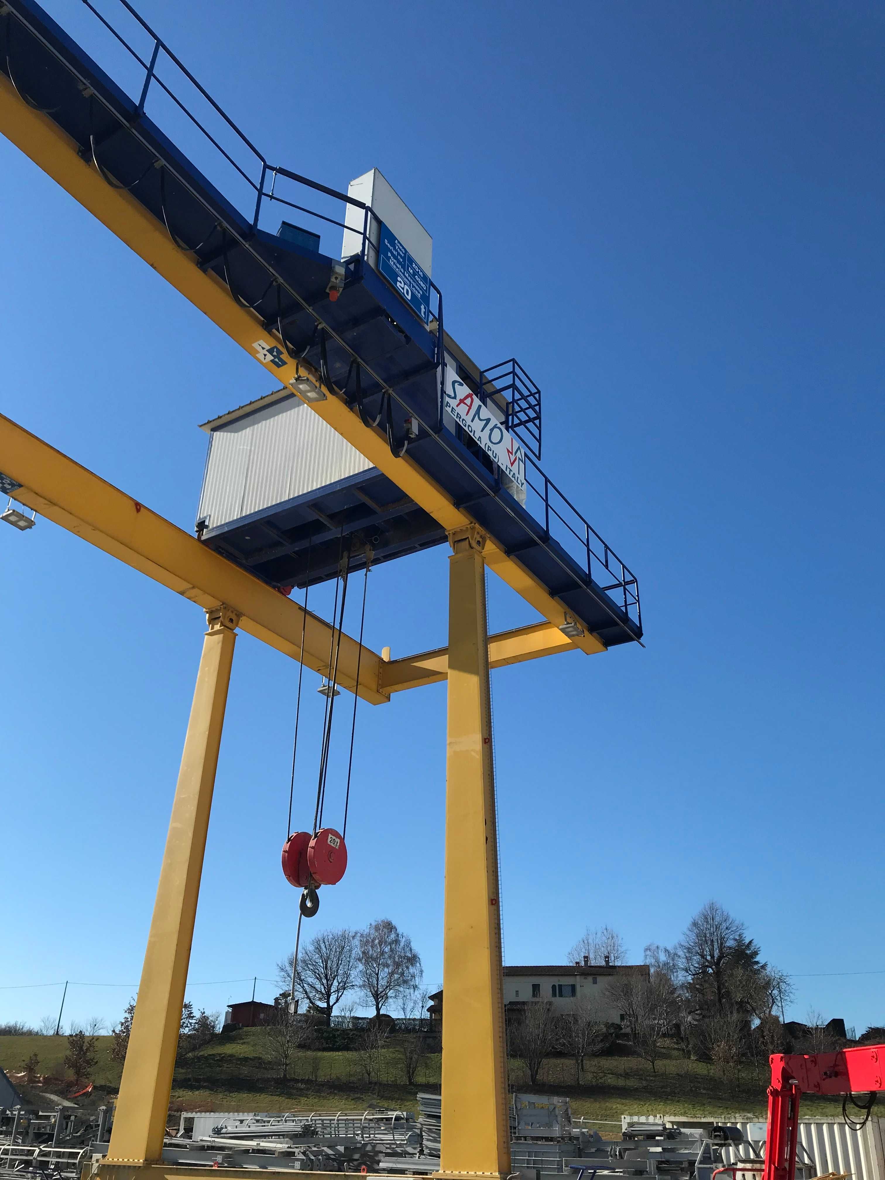 szt. 2 suwnica bramowa 20T i 30T - rozstaw 11 m.+4,6 m.