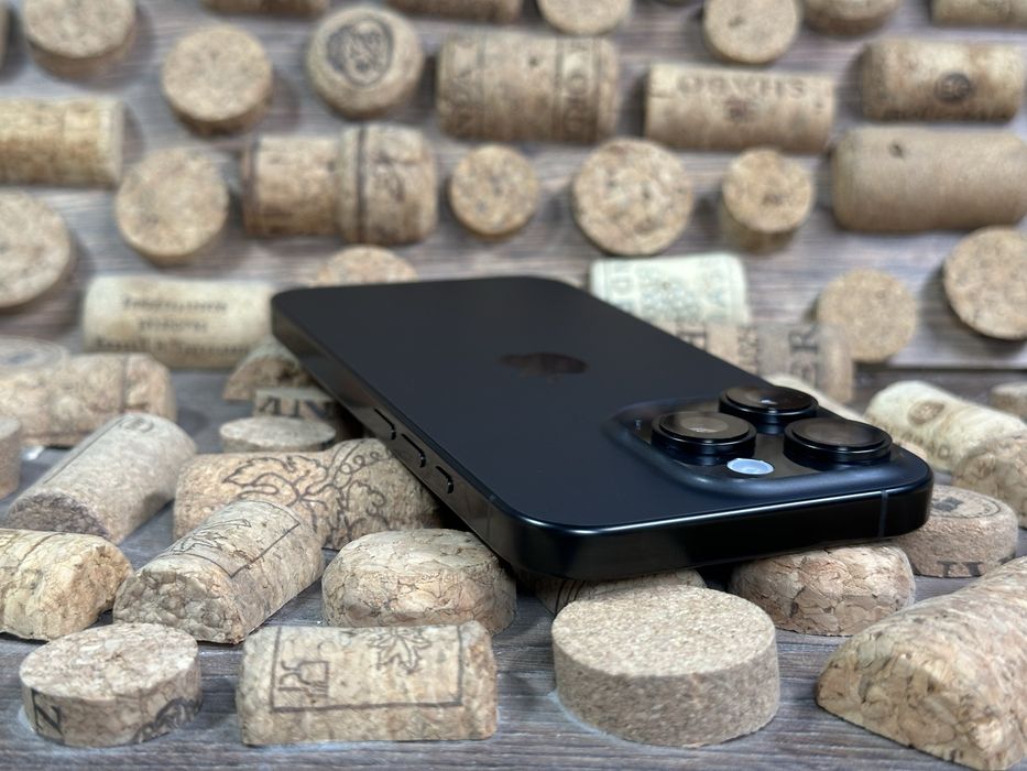 Apple iPhone 16 Pro 128Gb Black Titanium Батарея 100%
