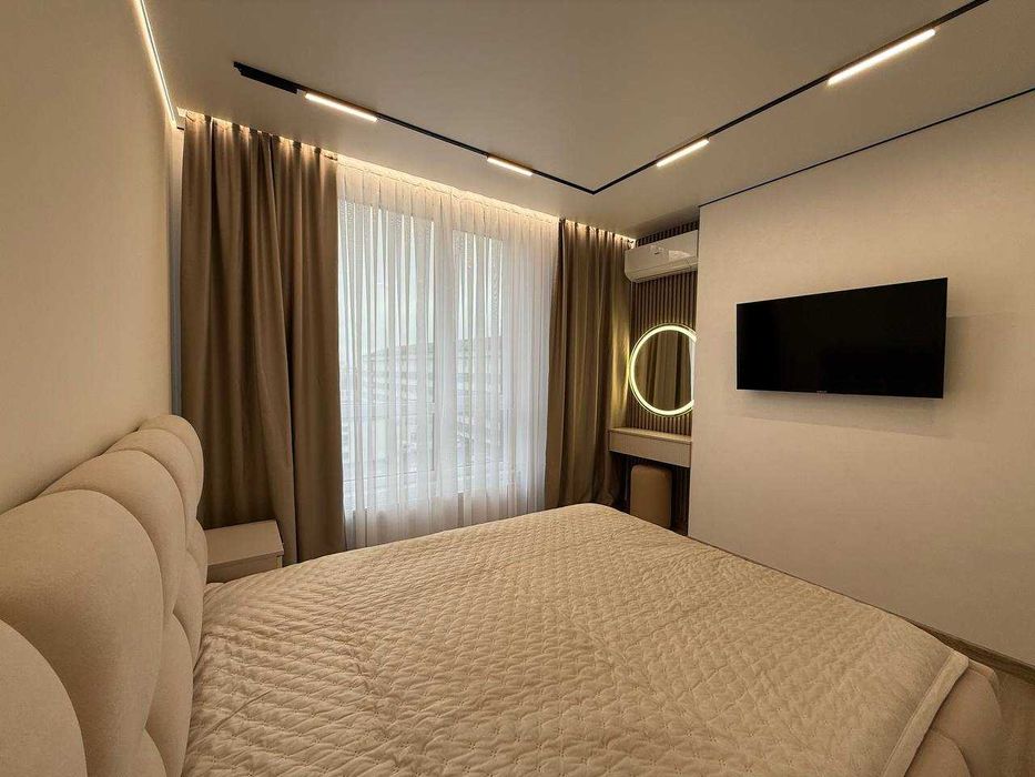 Укомплектована однокімнатна в Центрі