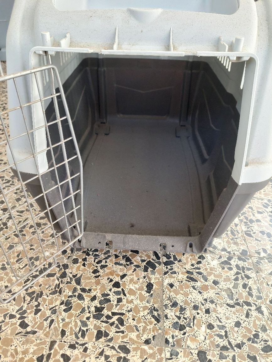 Transportadora de cães Marca SKUDO