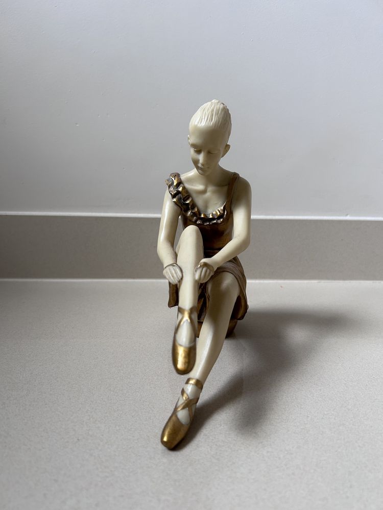 Baletnica figurka alabastrowa ozdoba