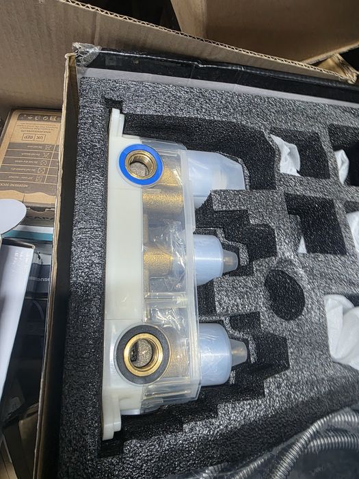 Душова система скритого монтажу та змішувач для кухні