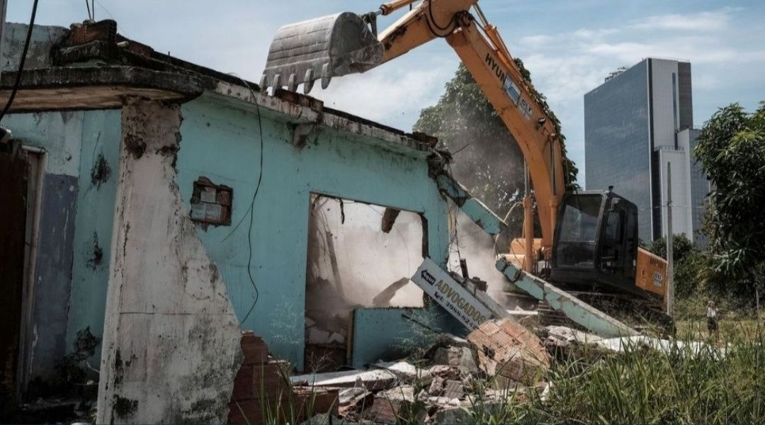 Демонтажні роботи, Демонтаж Будинків знесення розчистка ділянок