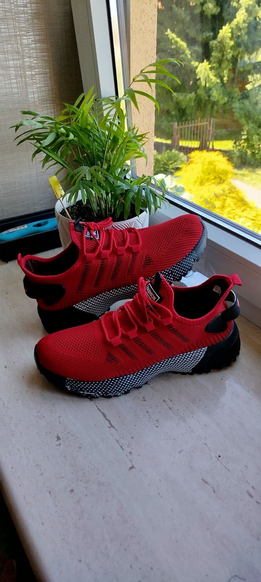 Adidasy męskie sportowe Nowe czerwono czarne roz 43 dł.wkładki 28 cm